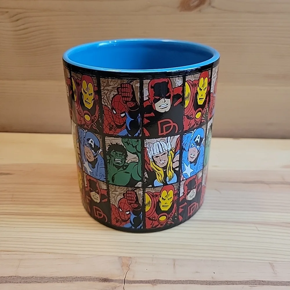Marvel Comics Ceramic Coffee Mug 20 oz Superheroes Microwave Dishwasher Safe